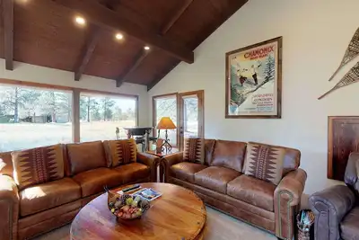 Image de 3 Colonial Lane: 4 Br / 4. 5 maison de Ba à Sunriver, pour 11 personnes
