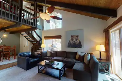 Image de 17 Tennis Village: 2 Br / 2 Ba loft condo à Sunriver, pour 6 personnes