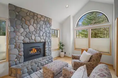Image de 1 Lassen Lane: 4 Br / 3. 5 maison de vacances à Sunriver, pour 8 personnes