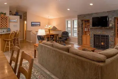 Image de 10 Diamond Peak Lane: 4 Br / 3. 5 logements pour familles à Sunriver, pour 10 personnes