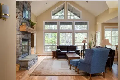 Image de 2 Fir Cone Lane: 5 Br / 4. 5 Ba maison à Sunriver, 12 personnes