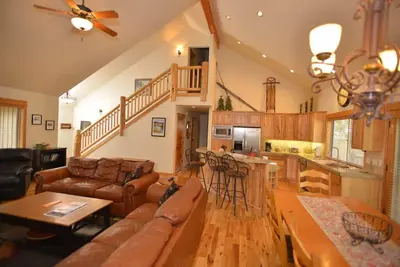 Image de 22 Whistler Lane: 4 chambres / 3 chambres. 5 Ba maison à Sunriver, 10 personnes