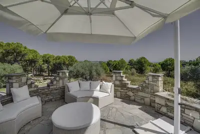 Image de Superbe Villa En Pierre De Luxe