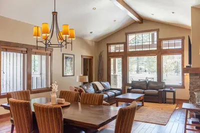 Image de 43 Cabine Caldera: 3 Br / 4 Ba cabine à Bend, pour 8 personnes