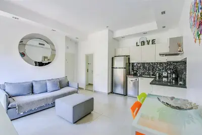 Image de Ben Yehuda Rénové 3 chambres 2 balcons - plage