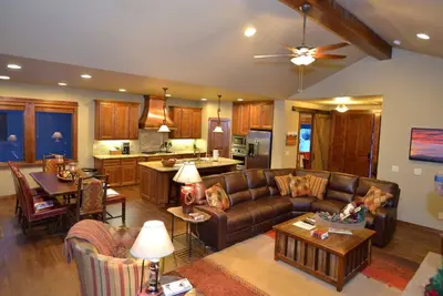 Image de 1 cabine Caldera: 4 Br / 5 Ba cabine à Bend, pour 10 personnes