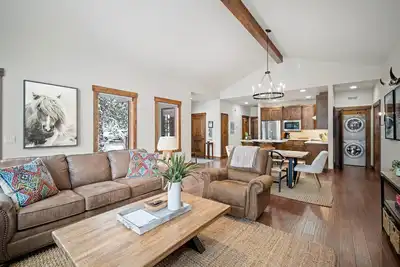 Image de 27 Cabine Caldera: 2 cabines Br / 3 Ba à Bend, pour 6 personnes