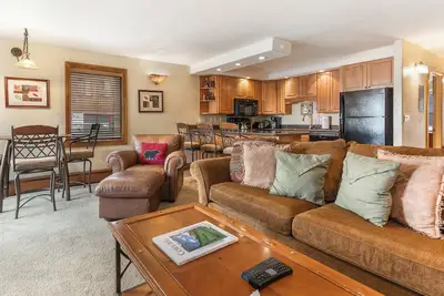 Image de Une Minute Marche A Gondola! ! ! UNITÉ 2bd / 2ba Au Coeur De Lionshead! !