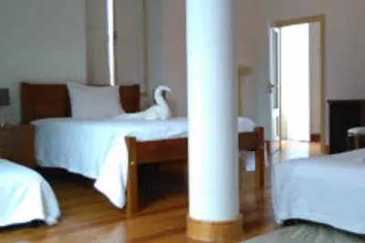Image de Chambre Double avec Balcon et Lit d'Appoint