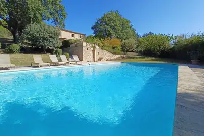 Image de Maison de Charme avec Piscine, vaste parc arboré de 2h au coeur du Luberon