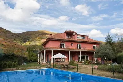Image de Casa Rural Las Nogaledas pour 18 personnes