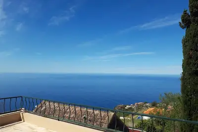 Villa Tomito, Arco da Calheta