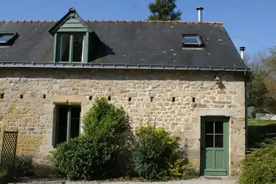 Image de Maison à 6 couchés avec un terrain d'environ 1 hectare et une piscine chauffée