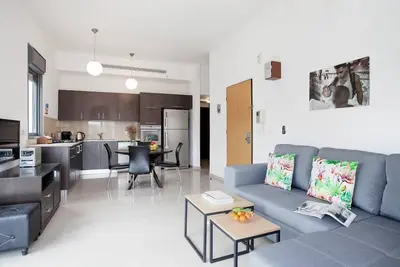 Image de Yohanan HaSandlar St - Moderne 2 chambres - balcon