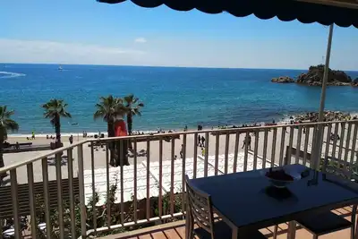 Image de Grand appartement: vues sur la mer et emplacement dans le centre de Blanes (Costa Brava)