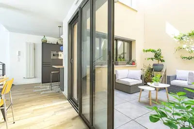 Image de Belle Maison triplex 220m2 bordeaux centre avec terrases et garage