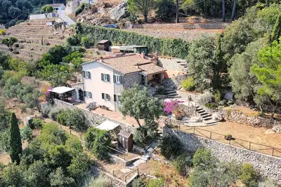 Image de Maison de vacances dans une belle position panoramique avec une vue imprenable sur la mer.