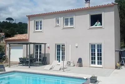 Image de Villa 3 double bedrooms + 1 office + private pool + garden, quiet location