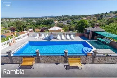 Image de Maison 270m2 Deux Plantes Independantes Piscine Et Barbecue 8 Chambres