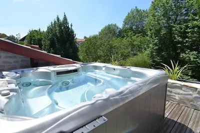 Image de Mulua: Maison Design & Moderne - Terrasse - Jacuzzi - Parking