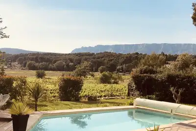 Image de Superbe villa 170 m2 au calme avec piscine, maison près d  Aix en Provence