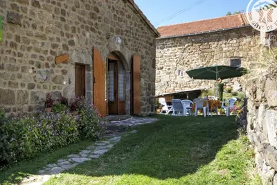 Image de Gîte Authentique 16e Siècle avec Cheminée Près de Burdignes