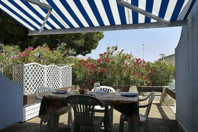 Image de Studio cabine 4 pers avec piscine, terrasse, proche commodités - Grau-du-Roi