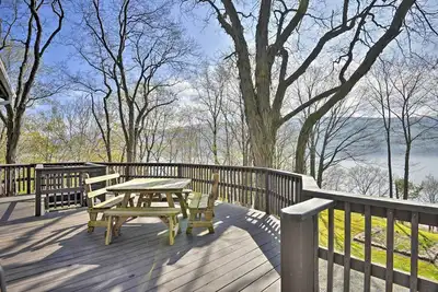 Image de Nouveau! Waterfront Skaneateles Lake Accueil w / plage!