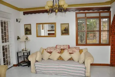 Image de LeRoc Muyenga, 5 chambres retraite exclusive et tranquille