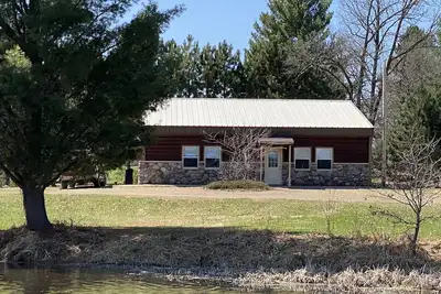 Image de R&R sur le lac, la configuration en duplex permet à une ou plusieurs familles de rester