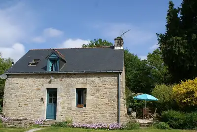 Image de Maison à 6 couchés avec un terrain d'environ 1 hectare et une piscine chauffée
