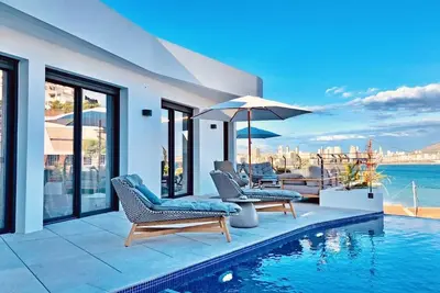 Image de Appartement de luxe avec piscine près de la plage de Poniente