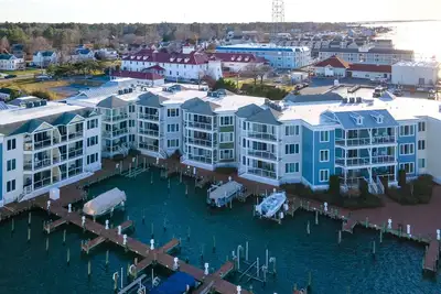 Image de Villa au premier étage * Accès direct à la baie * Slip de bateau