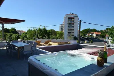 Duplex Elegant avec rooftop et jacuzzi privé