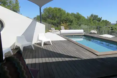 Image de Villa 220m2 très lumineuse avec piscine privative, plein sud, détente assurée!