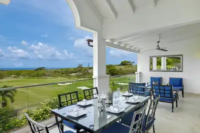 Belle villa avec vue sur la mer et le chenal