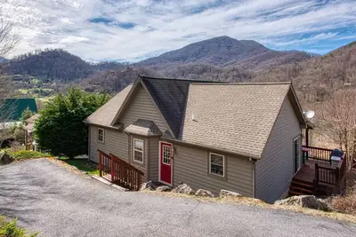 Image de 2 Bd 2 Ba Cottage, Accès pavé, Près de la ville, Vues superbes, Câble, Wifi,