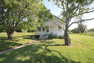 Image de Pet Friendly! Assistez-Vous Sur Le Porche À L'Occasion Des Bateaux!
