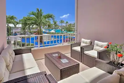 Image de Nouveau! St. Thomas Resort Condo avec vue sur la piscine et l'océan