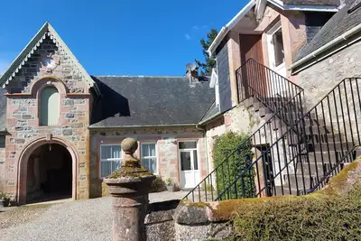 Aigas Holiday Cottages Pond View