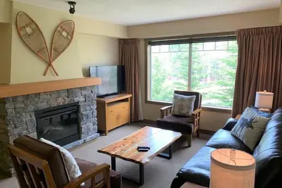 Image de Suite 3ba 2ba spacieuse - Valeur inattendue dans les Rocheuses canadiennes