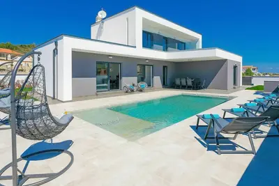 Image de Merveilleuse maison de vacances privée avec climatisation, Wifi, piscine privée, Tv et terrasse