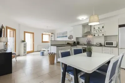 Image de Mediterranean Apartment 3 minutes To The Beach 3