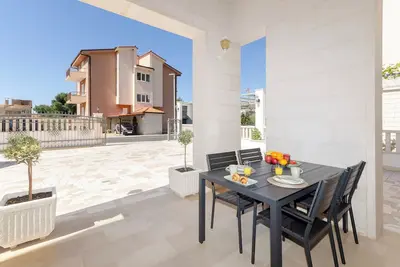 Appartements et Chambres Kapulica (65711-A6) - Tucepi