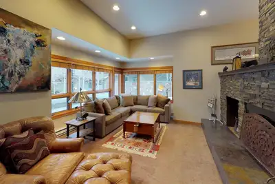 Image de Jusqu'à 40% de réduction sur les tarifs annoncés - Condominium de luxe à 2 chambres