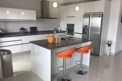 Image de Superbe appartement avec vue imprenable sur la baie de Lagos et la vieille ville