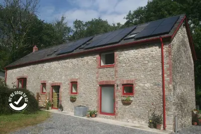 Image de Grange convertie de façon créative dans un refuge rural à proximité de la M4 / A40