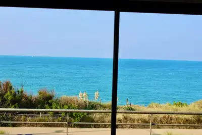 Image de Front de Mer, Vue Imprenable 180° surplombant l'Océan, 3 chambres, Parking Privé