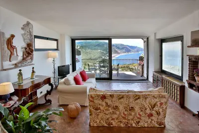 Image de Casa Letizia centre-ville, un balcon sur la mer