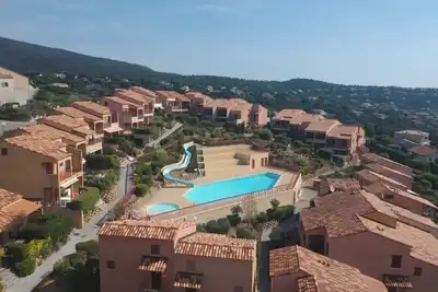 Image de Appartement pour 4 personnes avec vue mer à Cavalaire sur mer